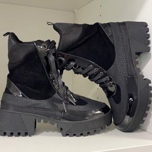 Cape Robbin Black Ankle Boots